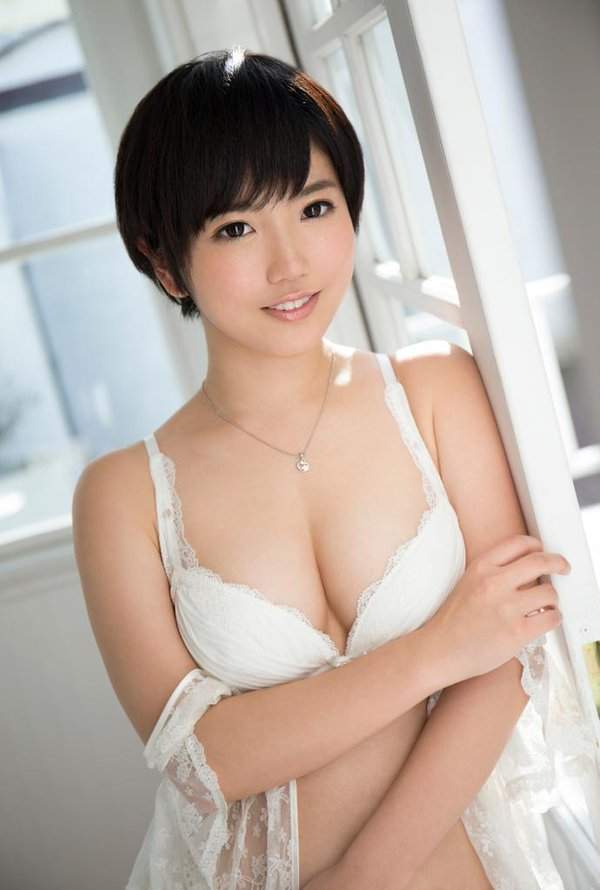 纯真系短发美少女《柚木彩花》精选作品号推荐介绍及封面